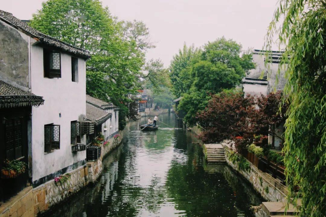 “河北承德一女子不戴口罩被劝后扬言:坐公交是给你们脸,她为什么这么狂?-你的专属有问必答平台”